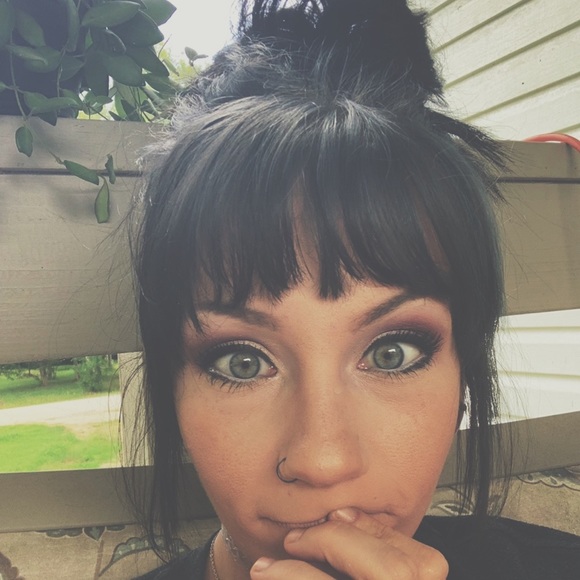 Meet your Posher, Michelle - Picture 3 of 5